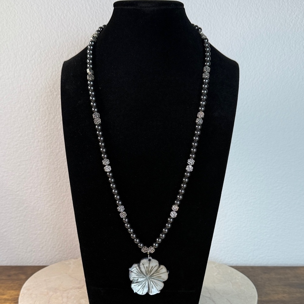 Elegant Hematite Beaded Necklace